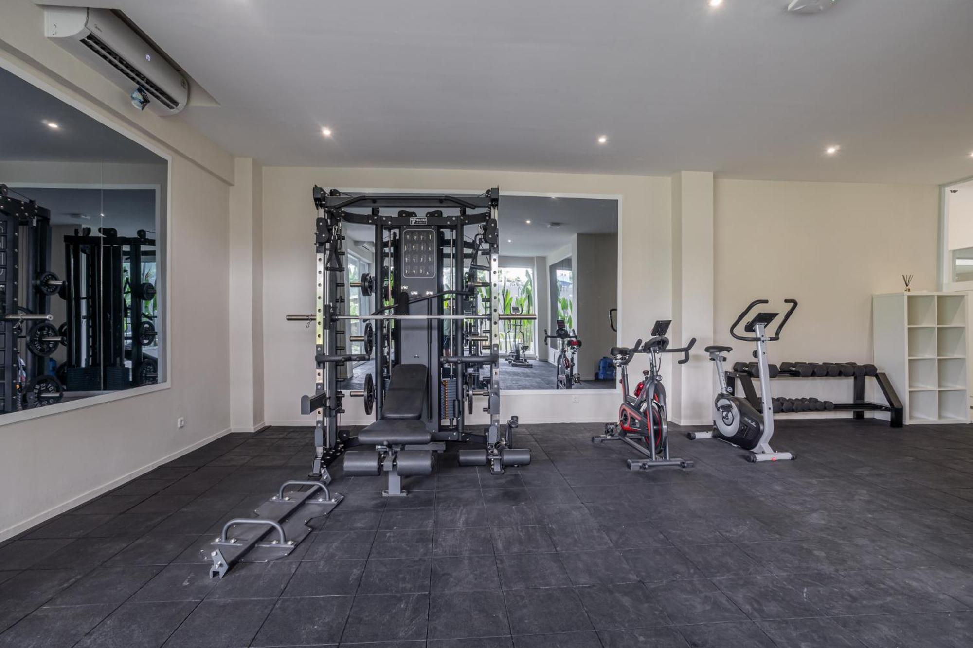 Legian Bali Bustle Sunset Coliving And Coworking Space מראה חיצוני תמונה